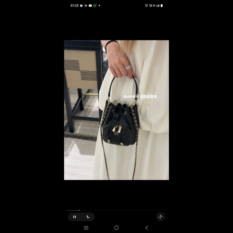 香奈兒 25B 抽繩小水桶  斜背帶可拆變手提也很可愛 尺寸15 x 12.5 x 7.5cm-11