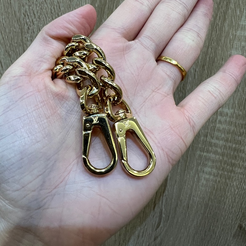 LV 粉綠拼白牛皮Lockme Tender金釦肩斜背包M22802-17