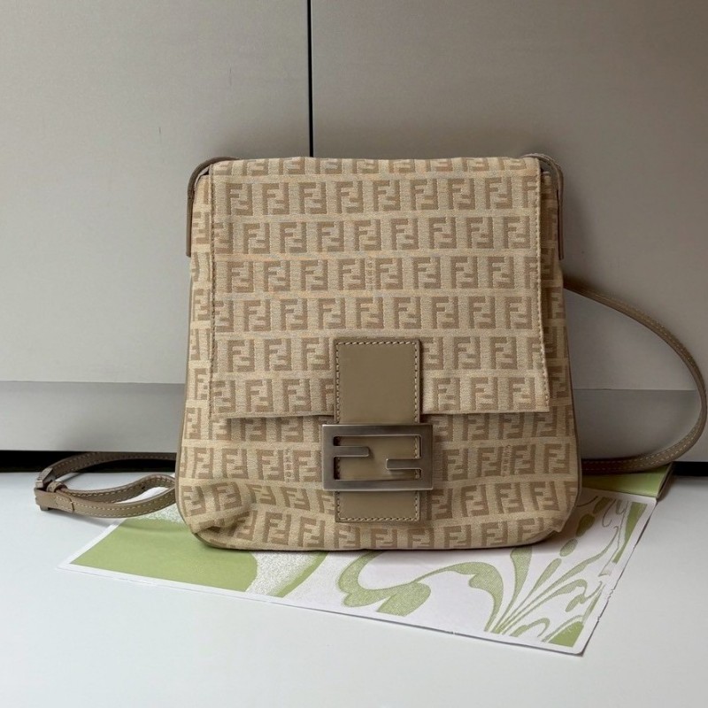 Fendi 奶茶色FF 緹花布下蓋斜背小包-0