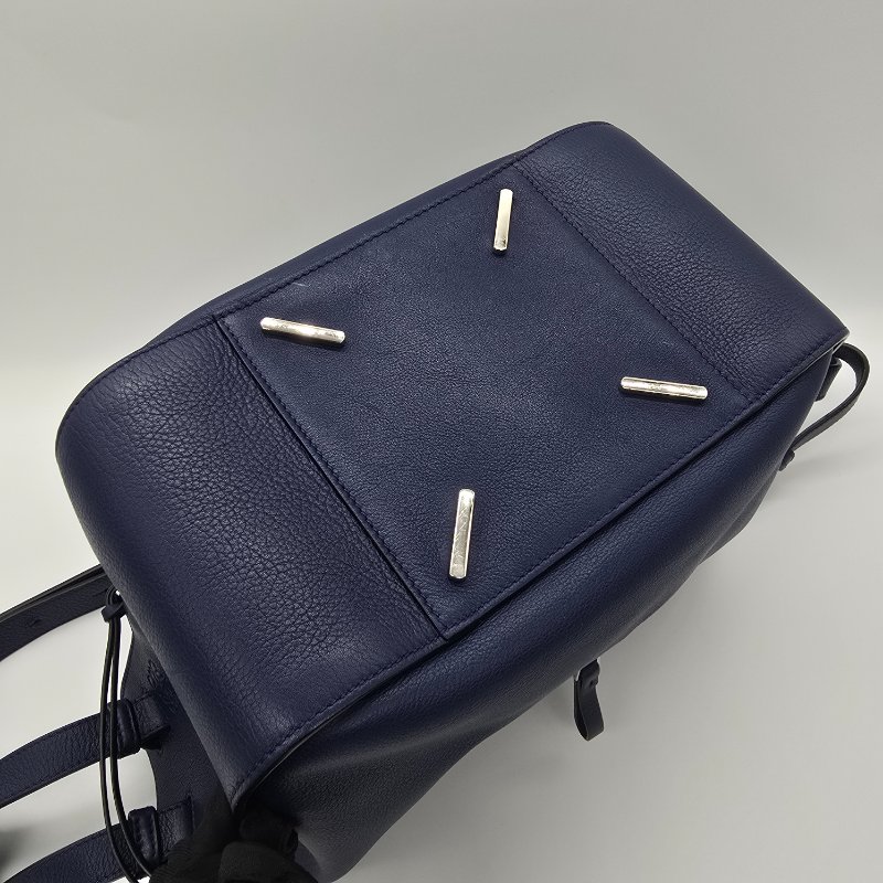 【原購價10萬】LOEWE HAMMOCK 小號 30CM 墨水藍粒面牛皮小號 兩用包 弔床包 手提 斜跨包 單肩包-10
