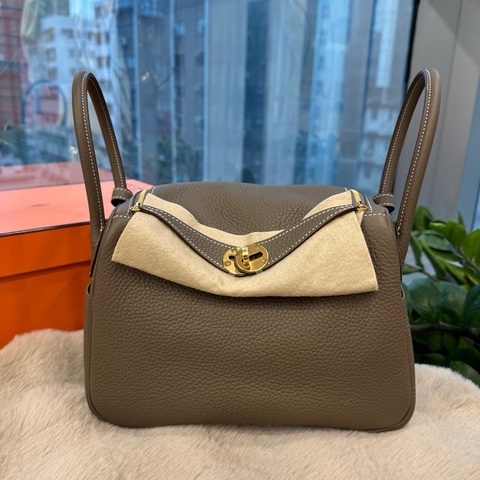 HERMES lindy26 大象灰金扣 tc皮 stamp k