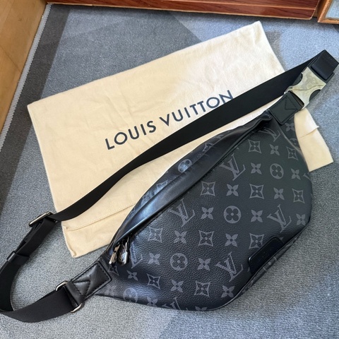 Lv黑花腰包（M46035 ) 新款芯片