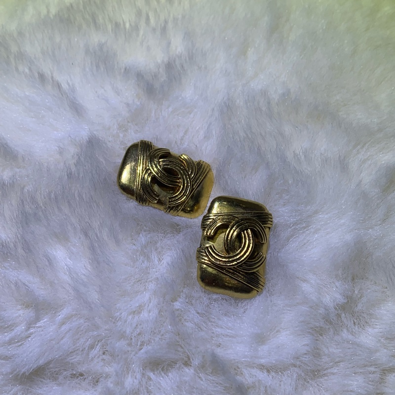 Chanel 香奈兒金色 小金塊浮雕CC 94年版 耳夾 O650-0
