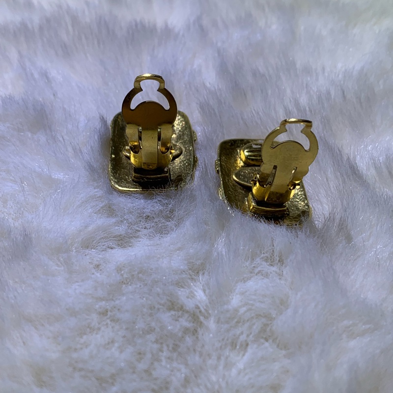 Chanel 香奈兒金色 小金塊浮雕CC 94年版 耳夾 O650-6