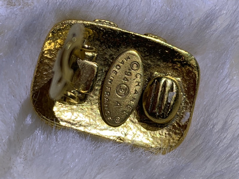 Chanel 香奈兒金色 小金塊浮雕CC 94年版 耳夾 O650-18