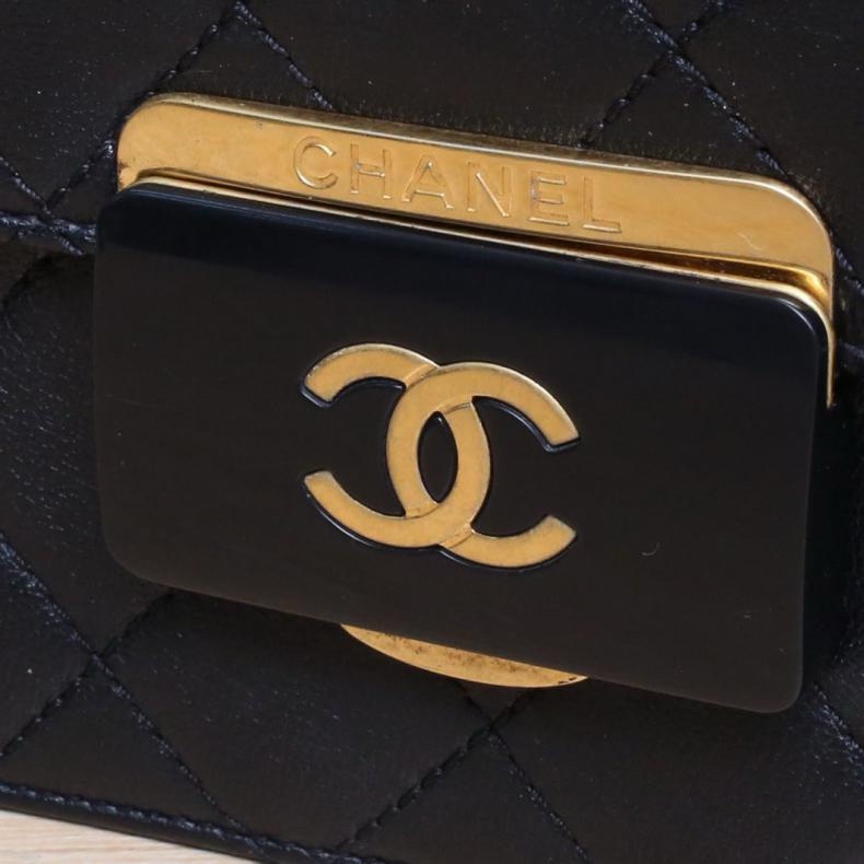 CHANEL(香奈兒) 黑色 22開 金扣 CF 亞克力扣 菱格紋法棍 單肩包-5