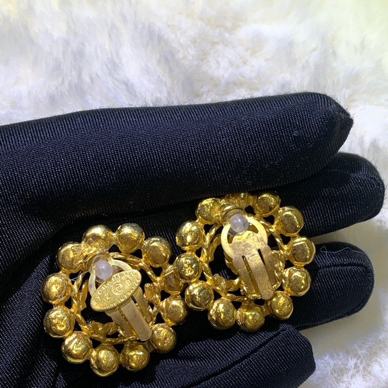 Chanel 香奈兒金色水鑽 浮雕太陽花耳夾 I446-17