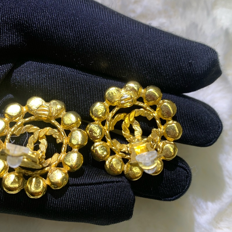 Chanel 香奈兒金色水鑽 浮雕太陽花耳夾 I446-20