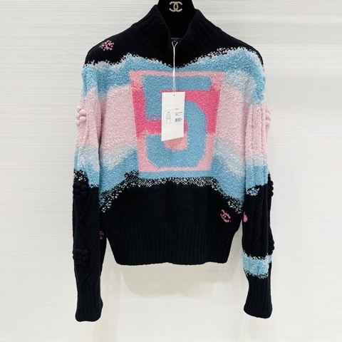 ⭐️ Chanel Top 毛衣