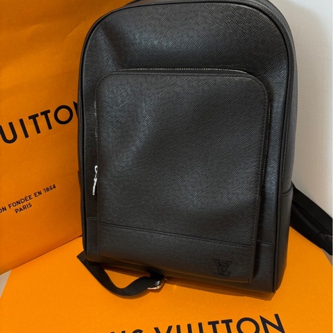 *SHIHNA名牌精品* Louis Vuitton Montsouris 後背包