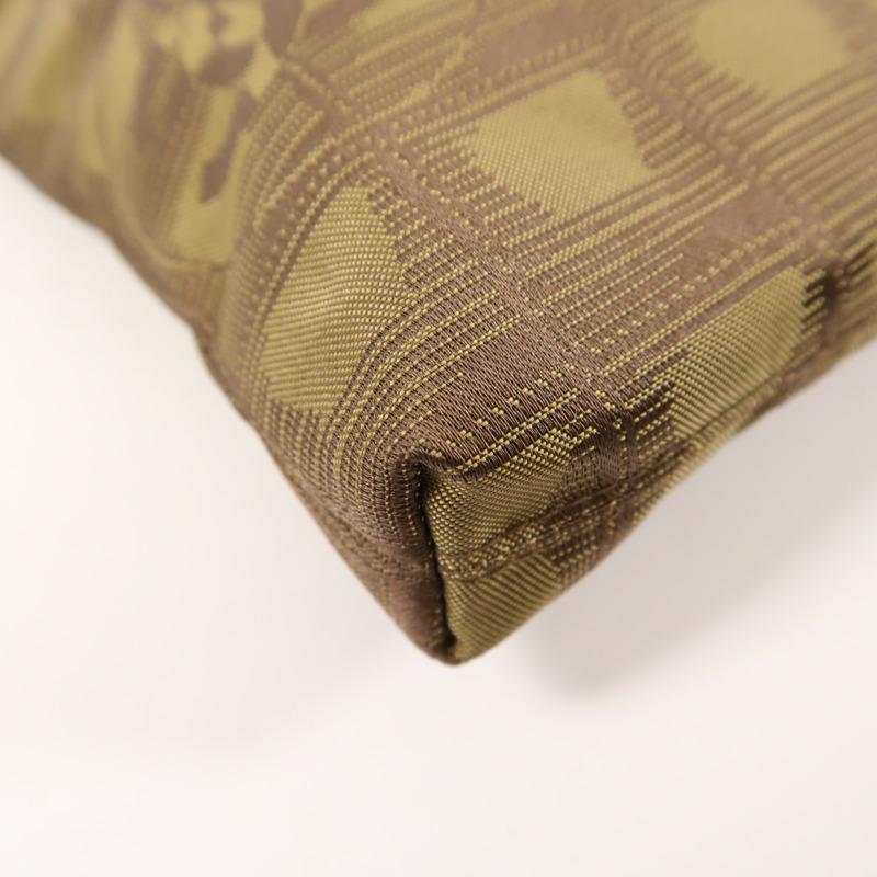 CHANEL 尼龍Hand Bag銀扣手挽袋-10