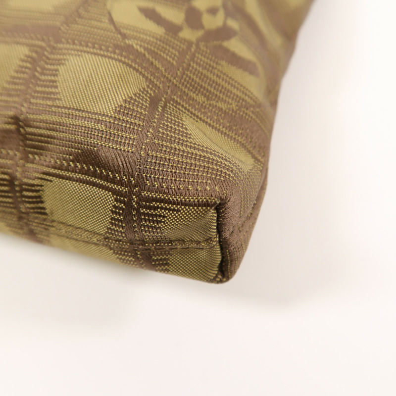 CHANEL 尼龍Hand Bag銀扣手挽袋-11