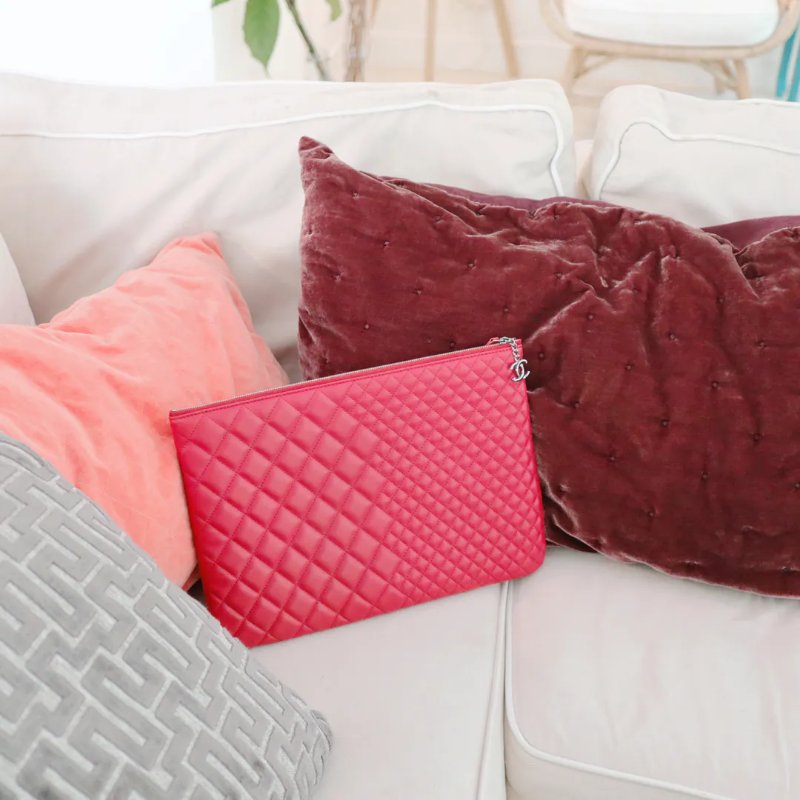 Chanel 桃紅色羊皮拉鍊Ocase手拿包 平板套-1