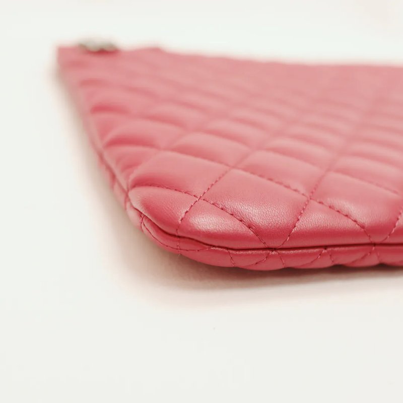 Chanel 桃紅色羊皮拉鍊Ocase手拿包 平板套-5