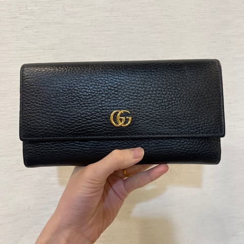 Gucci 黑牛皮金釦內桃紅12卡長夾