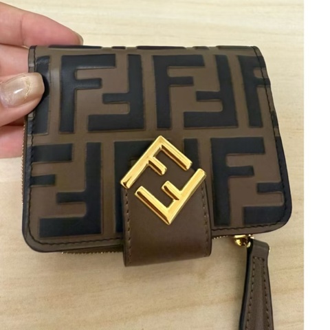 Fendi 對折短夾 全配 有購證