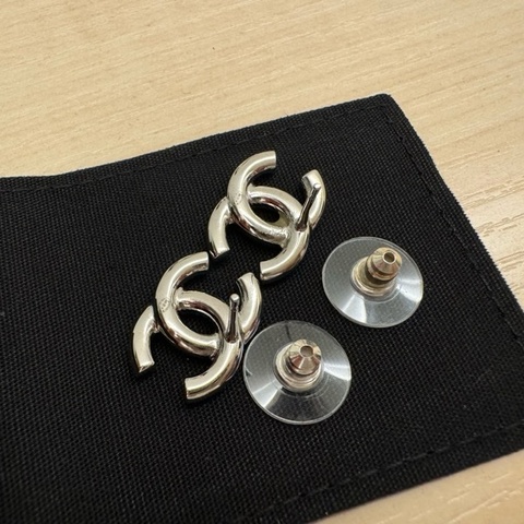 Chanel 25P 雙C耳環 銀色