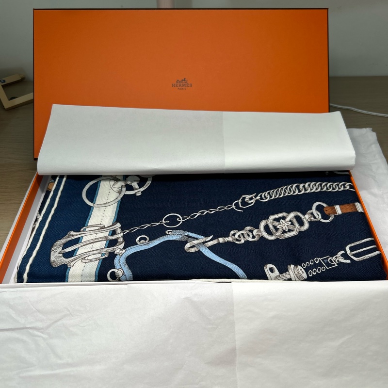 Hermes 140cm x 140cm 大圍巾 （匹肩）70% 喀什米爾 30%絲 超極親膚舒服-0