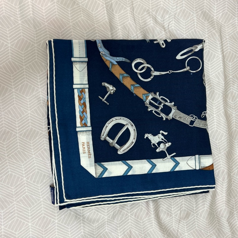 Hermes 140cm x 140cm 大圍巾 （匹肩）70% 喀什米爾 30%絲 超極親膚舒服-2