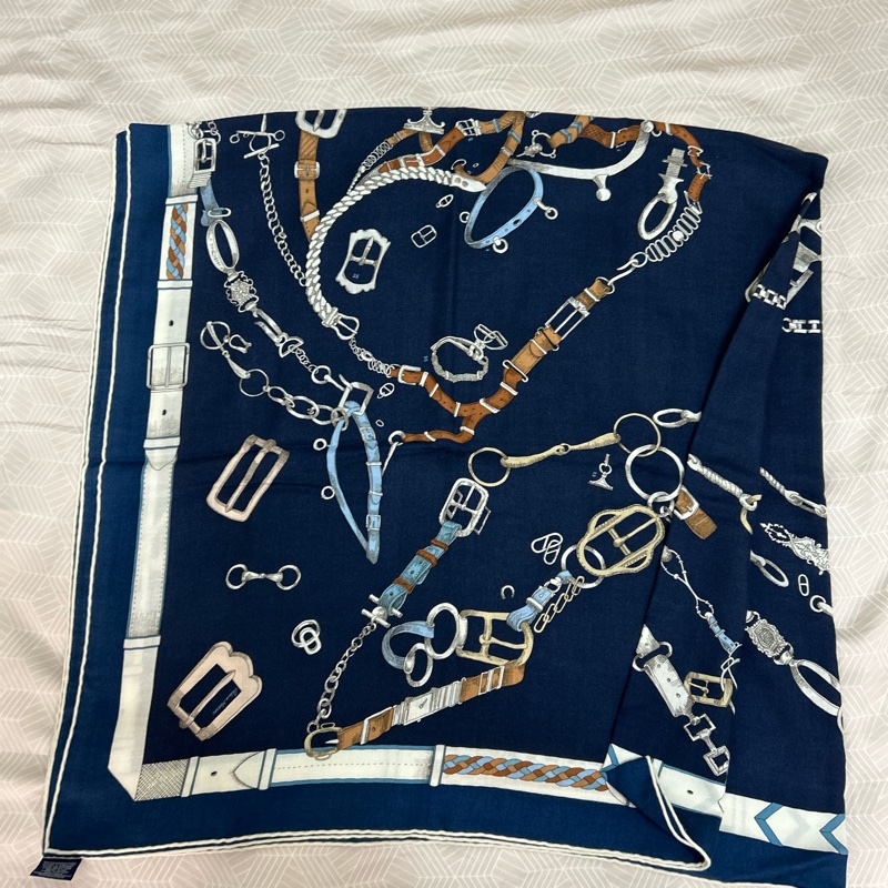 Hermes 140cm x 140cm 大圍巾 （匹肩）70% 喀什米爾 30%絲 超極親膚舒服-3