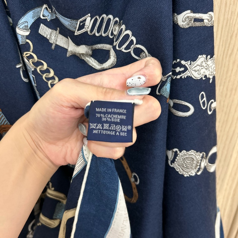 Hermes 140cm x 140cm 大圍巾 （匹肩）70% 喀什米爾 30%絲 超極親膚舒服-7
