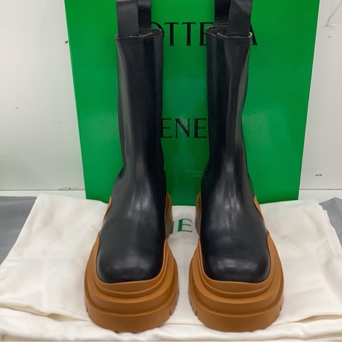 Bottega Veneta葆蝶家 Tire Chelsea 時尚 套穿 中筒 切爾西靴 女款 黑色