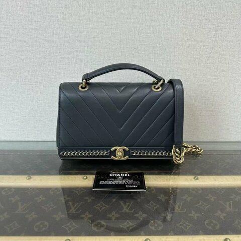 CHANEL 藍金V紋郵差包23*15*8 98新配件塵袋保卡