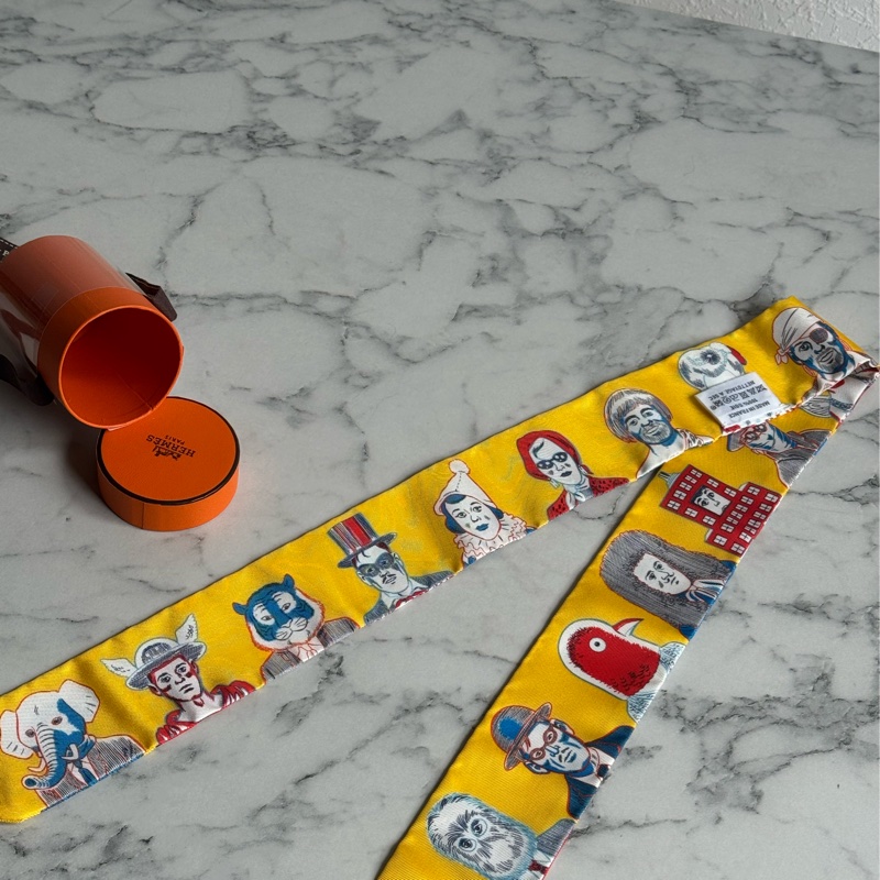 Hermes黃底異國人物Twilly-4