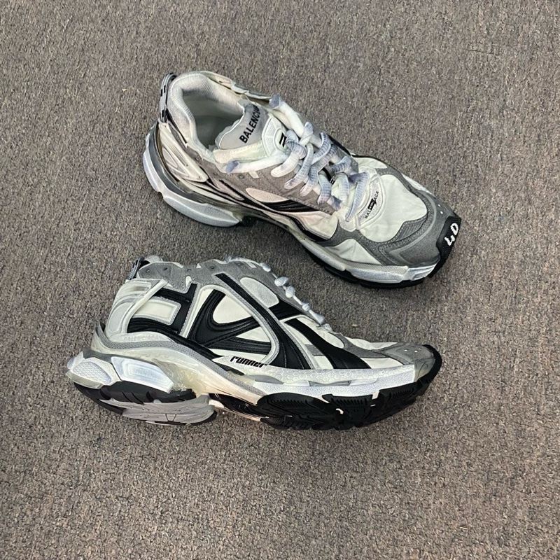 Balenciaga Runner 男款 運動鞋 只有44碼 灰白配色-4