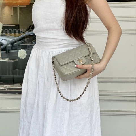 CHANEL灰色羊皮金釦CF20 A69900