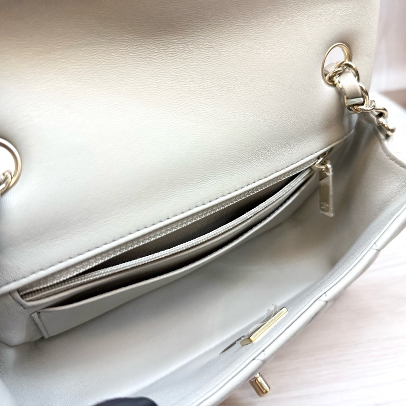 CHANEL灰色羊皮金釦CF20 A69900-10