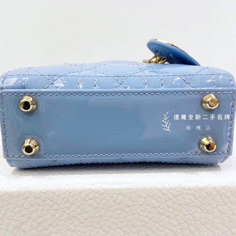 Dior寶寶藍漆皮金釦Lady Dior 微型黛妃側背包-6