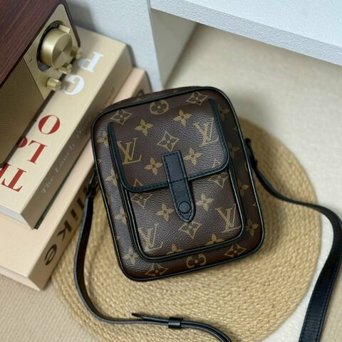 🏷️LV．Christopher 老花相機包 M69404