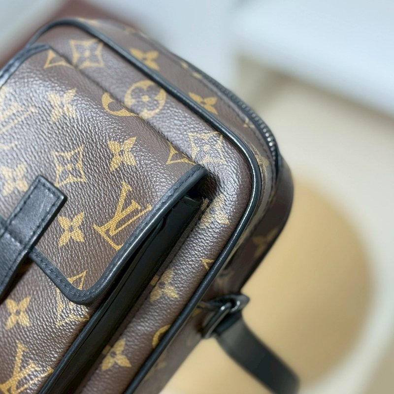 (🤍已售出/可私訊預定)🏷️LV.Christopher 老花相機包 M69404-10