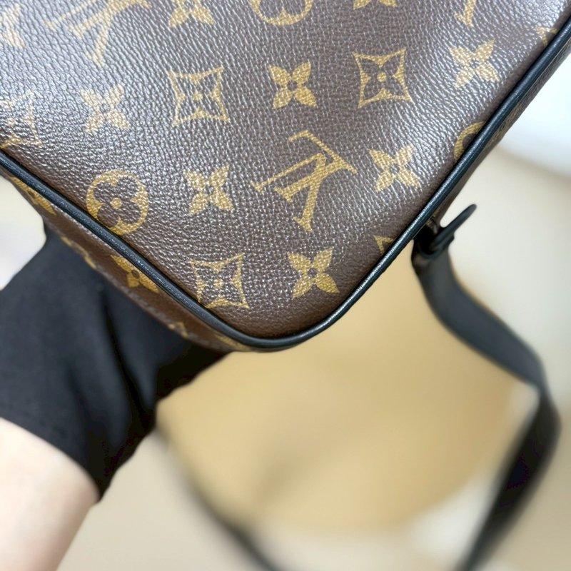 (🤍已售出/可私訊預定)🏷️LV.Christopher 老花相機包 M69404-12