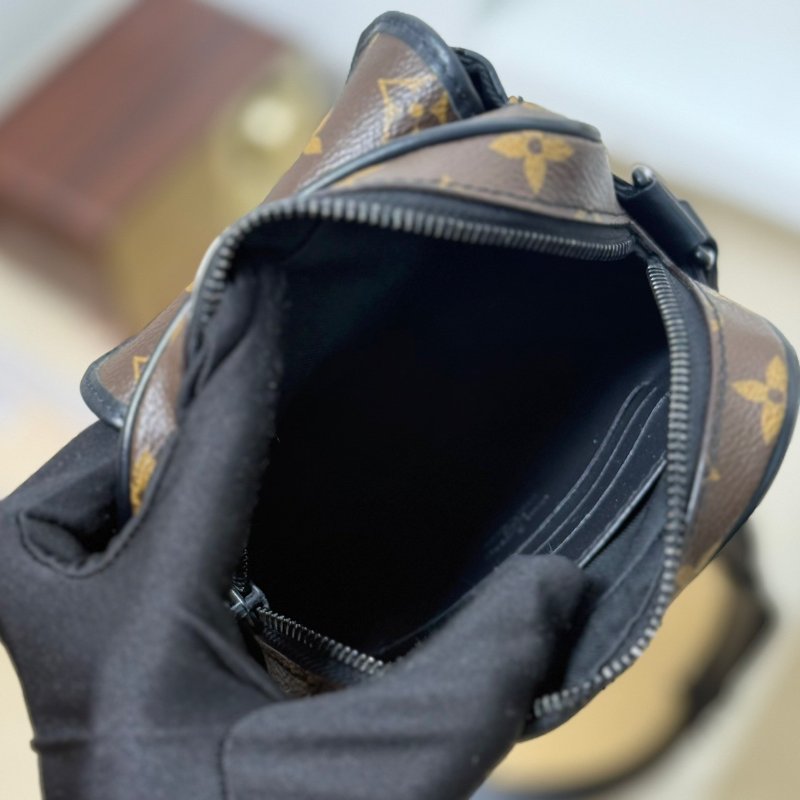 (🤍已售出/可私訊預定)🏷️LV.Christopher 老花相機包 M69404-19