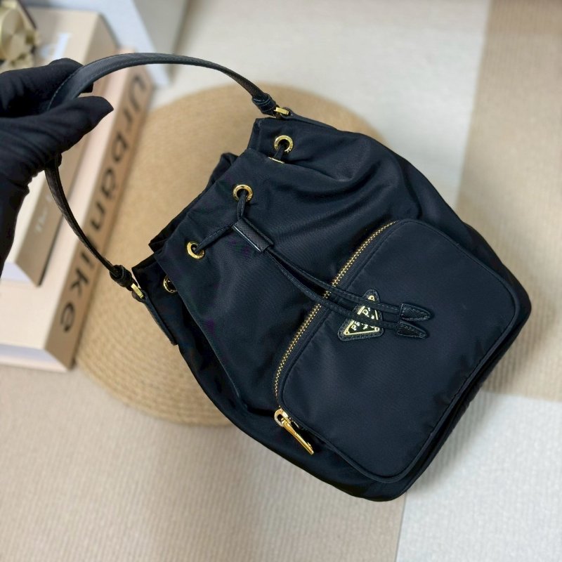 (🤍已售出/可私訊預定)🏷Prada. Duet Re-Nylon 小水桶-9