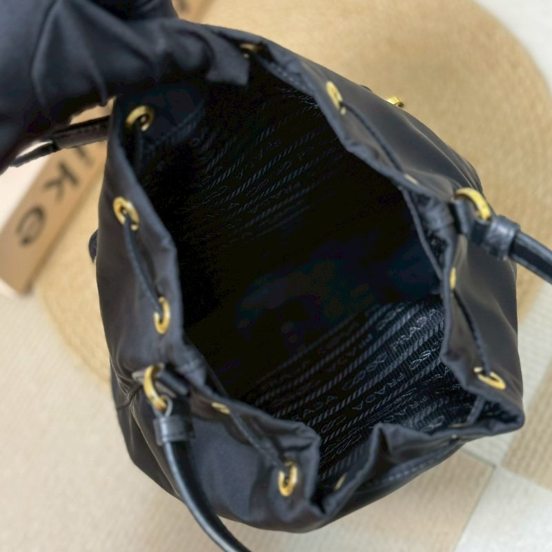 (🤍已售出/可私訊預定)🏷Prada. Duet Re-Nylon 小水桶-14