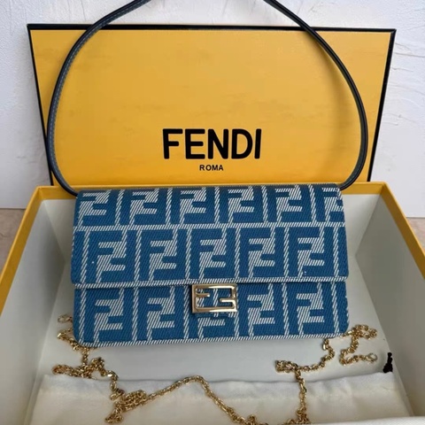 FENDI芬迪 Baguette 斜挎單肩包 女款 藍色
