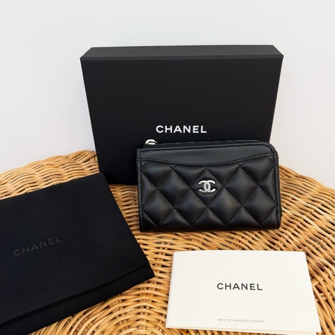 全新CHANEL黑色羊皮銀釦L型卡夾零錢包AP3179