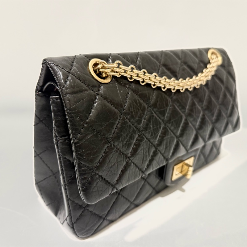 Chanel黑色復古金釦揉製牛皮2.55 24CM側背包A37586-4