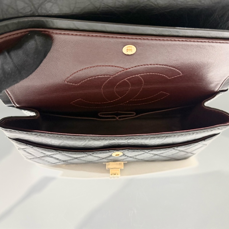 Chanel黑色復古金釦揉製牛皮2.55 24CM側背包A37586-11