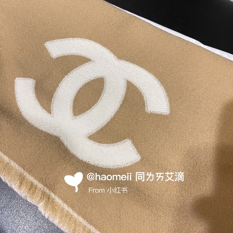 CHANEL 25年 新款 奶茶色羊毛雙面 圍巾 保暖冬日