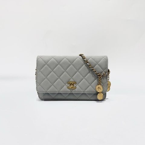 CHANEL 淺灰色荔枝皮金釦金幣WOC/AP3113