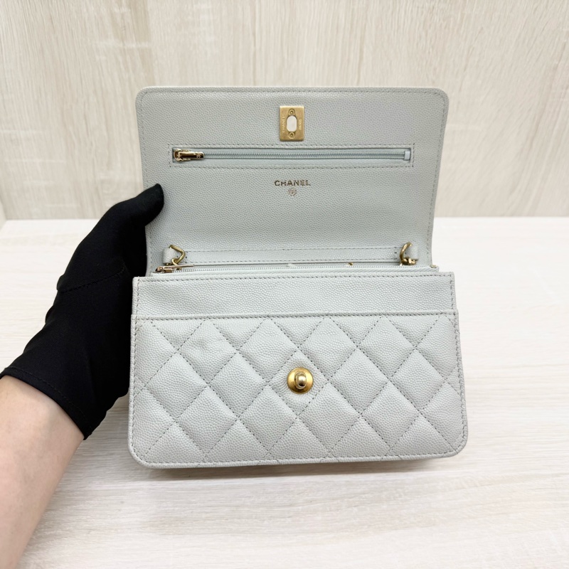 CHANEL 淺灰色荔枝皮金釦金幣WOC/AP3113-6