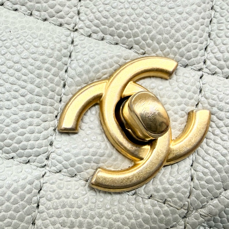CHANEL 淺灰色荔枝皮金釦金幣WOC/AP3113-21