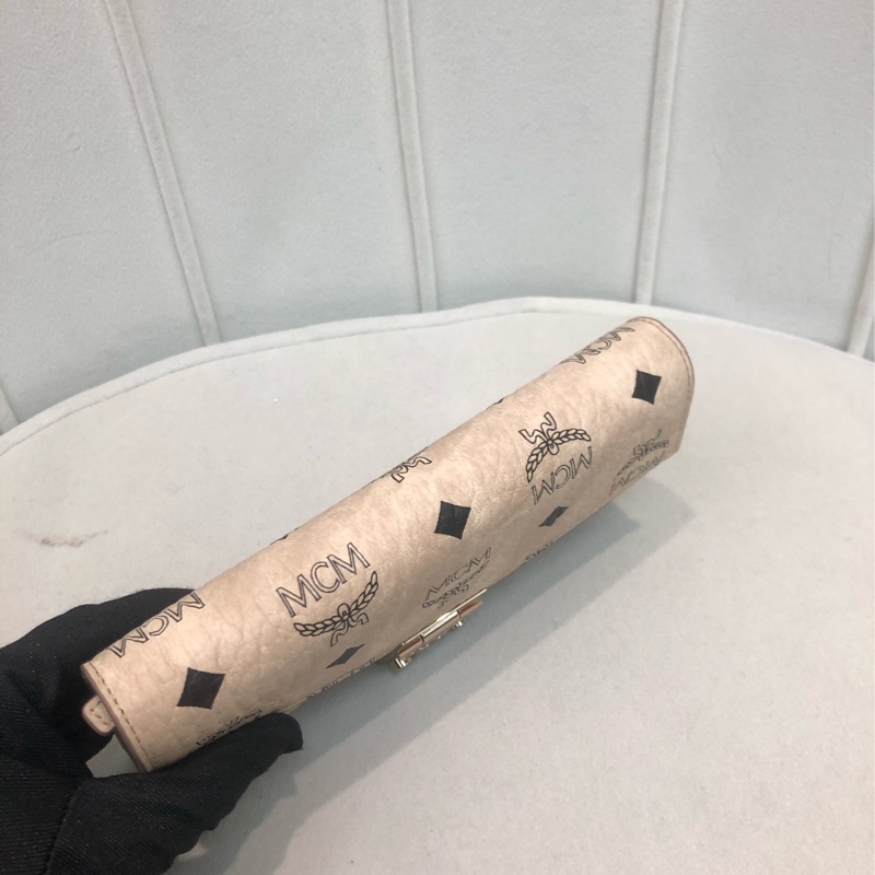 MCM 奶茶色WOC XB317-7