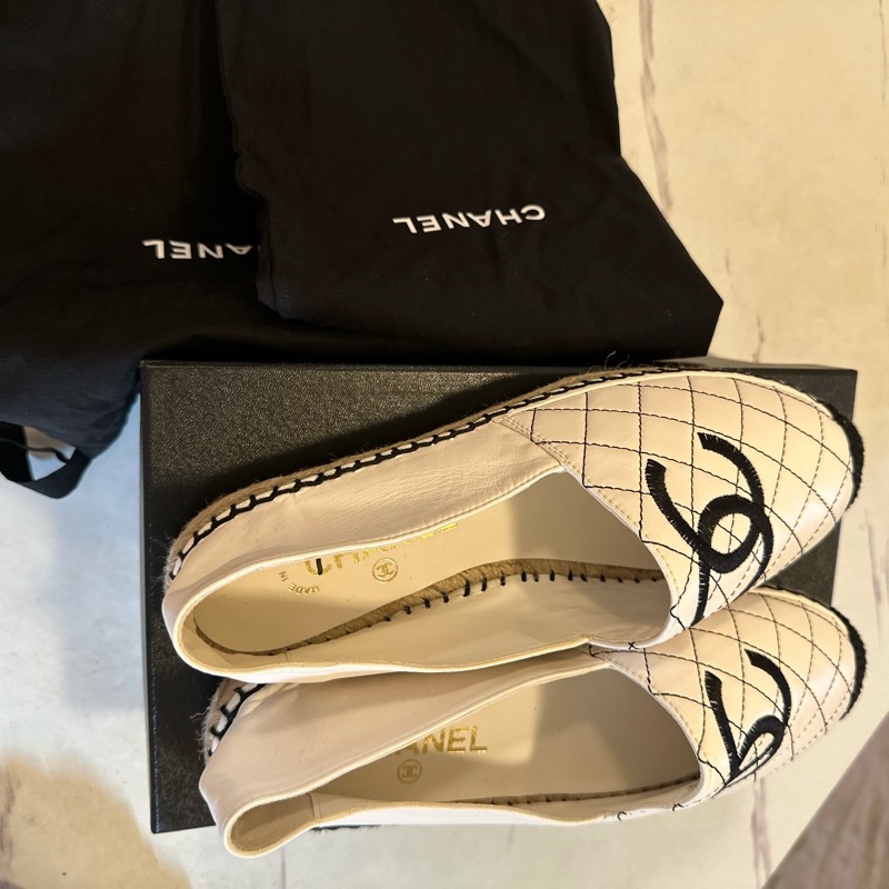 Chanel 小羊皮草編鞋  40-1