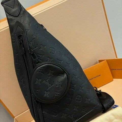 *SHIHNA名牌精品* LV Duo壓紋小牛皮斜背包 黑