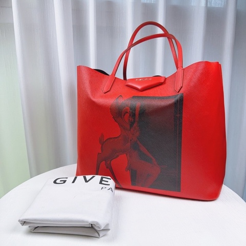99新 Givenchy 紀梵希全新 Givenchy 紀梵希 大號 ​子母包，媽咪們必備 43*33*20cm